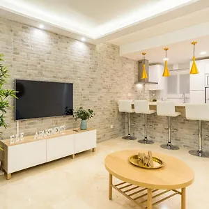 Apartamento Agua Ii & Seasonal Pool By Ele, Málaga